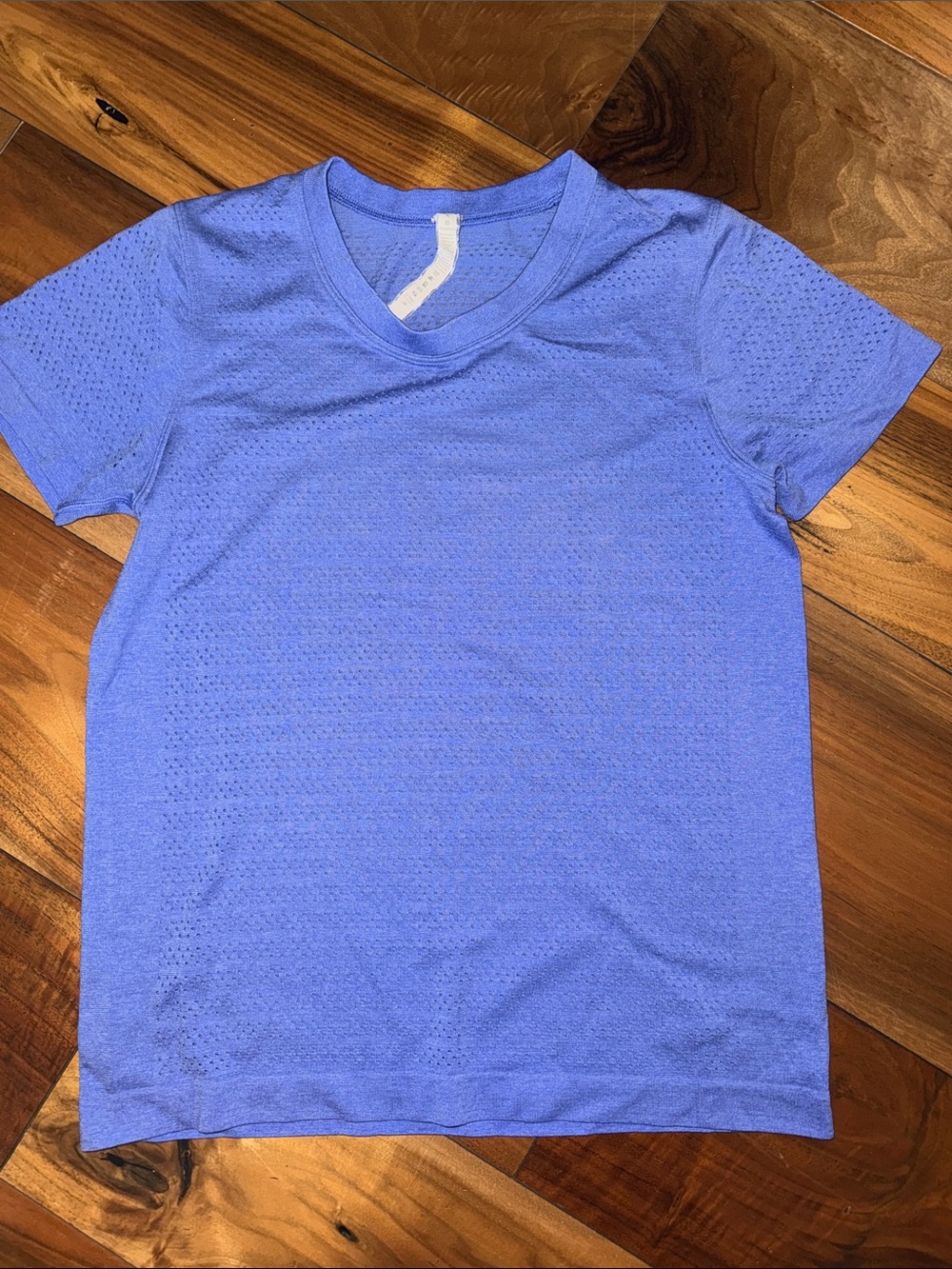 lululemon athletica Women’s lightweight workout top- Blue